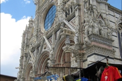 Images of Italy ~ Trading at the Duomo 1485